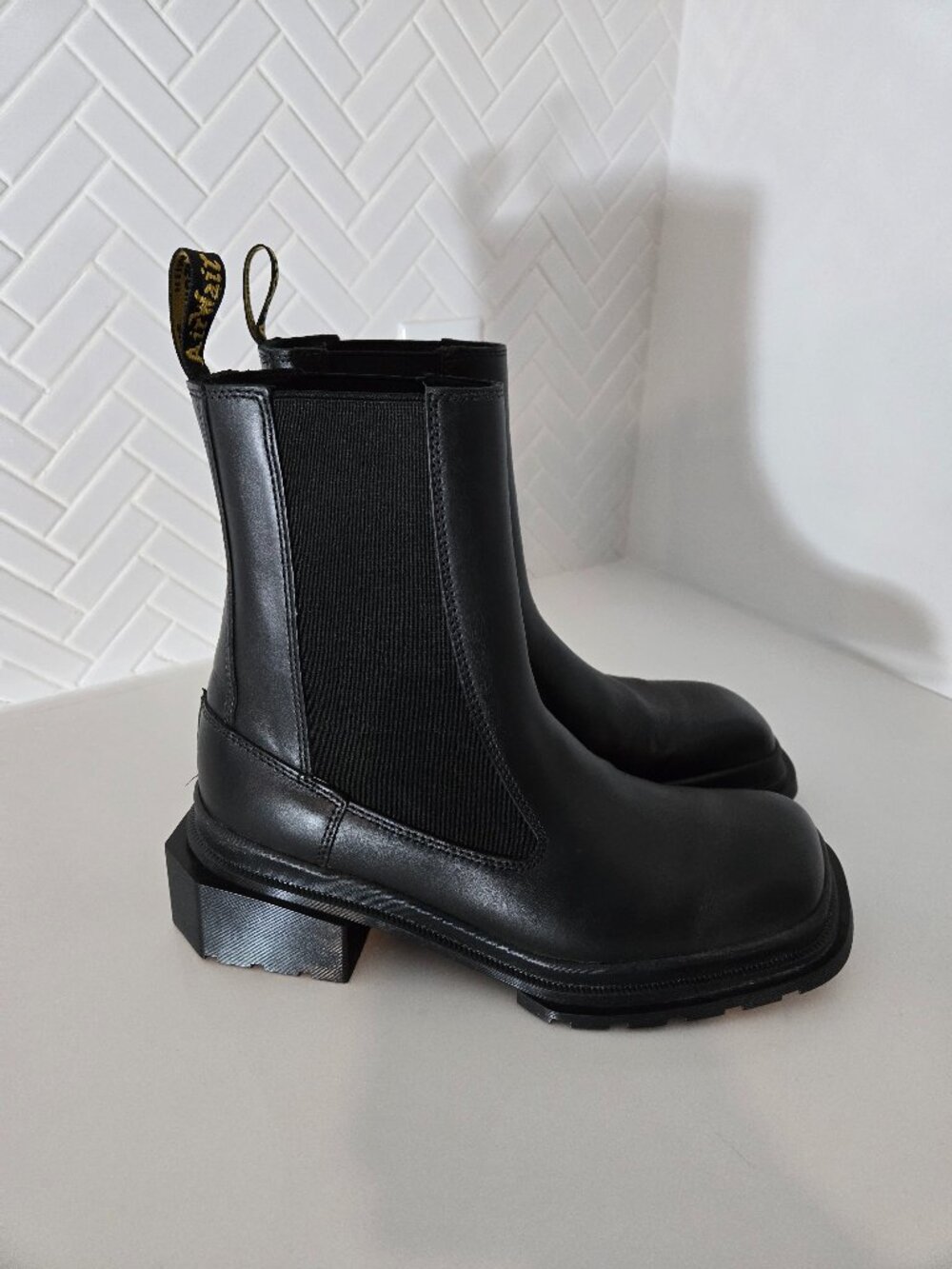 Dr Martens Maybole Chelsea Boot Black Wanama Leather UK7 US Women's 9